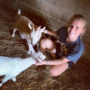 Meet your Posher, Ellie